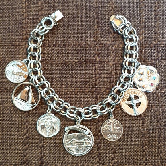 Rare Chunky Vintage Sterling Silver Commemorative Charm Bracelet – 39 grams - Picture 3 of 16